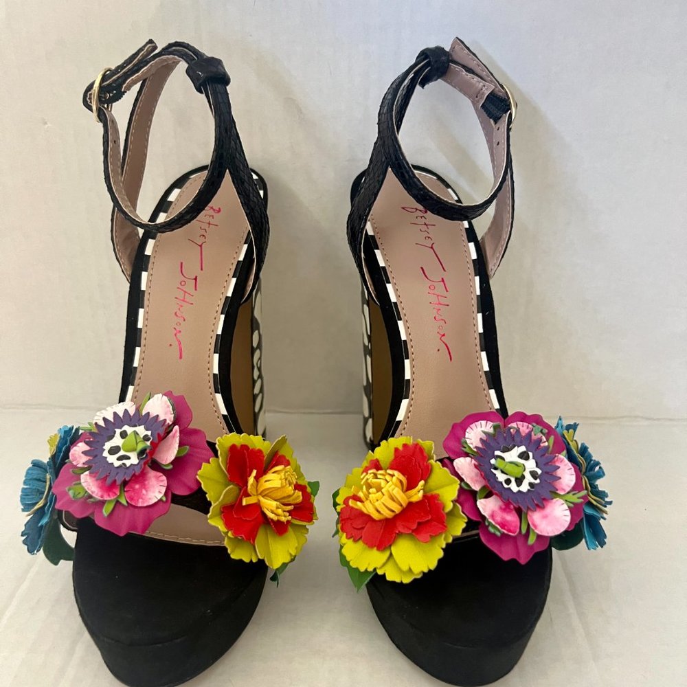 Betsey Johnson Platform Floral Heels Flower heels Size 5 - Picture 5 of 11